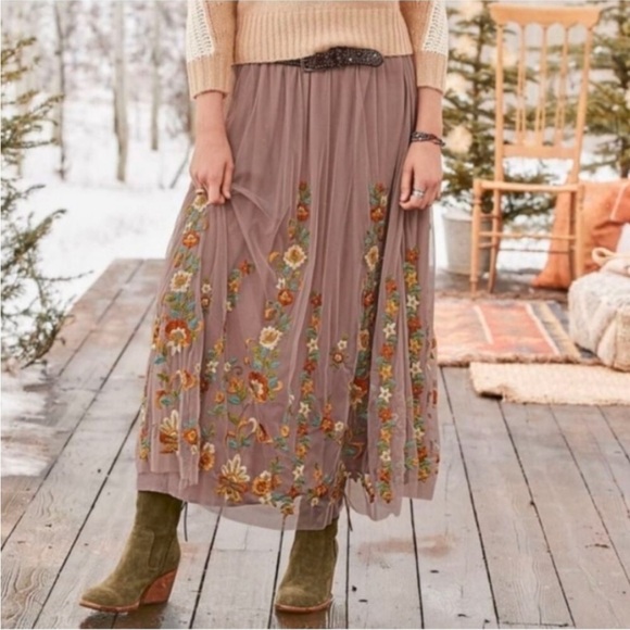 Sundance Women’s Plus Size Taupe Floral Embroidered Maxi Skirt 42” waist